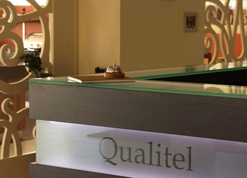 Qualitel Hilpoltstein Hotel Bagian luar foto