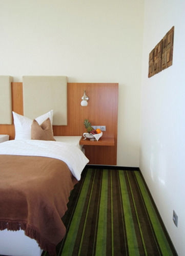 Qualitel Hilpoltstein Hotel Bagian luar foto
