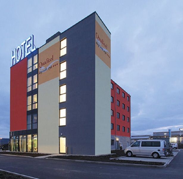 Qualitel Hilpoltstein Hotel Bagian luar foto