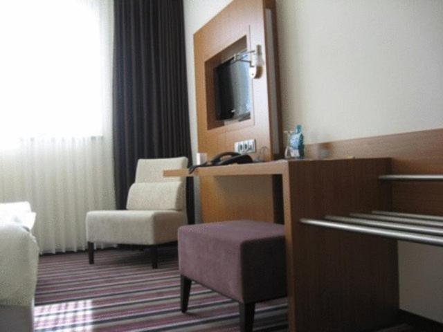 Qualitel Hilpoltstein Hotel Bagian luar foto